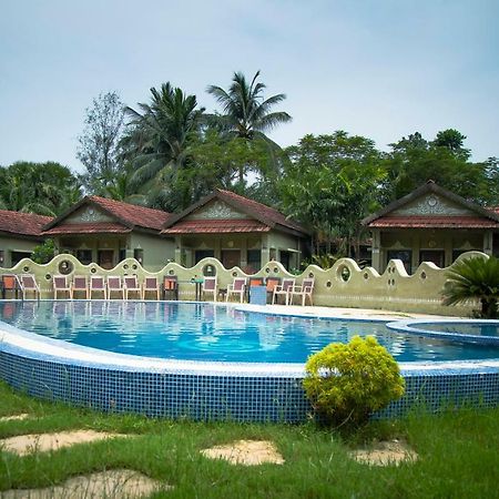 Breathing Earth - Rooms And Pool Calcuta Exterior foto