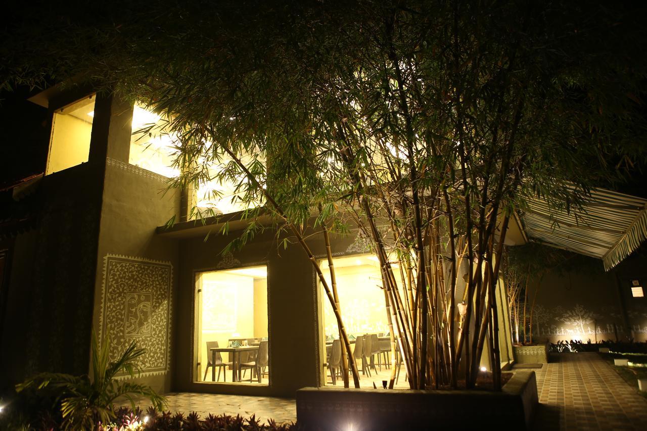 Breathing Earth - Rooms And Pool Calcuta Exterior foto