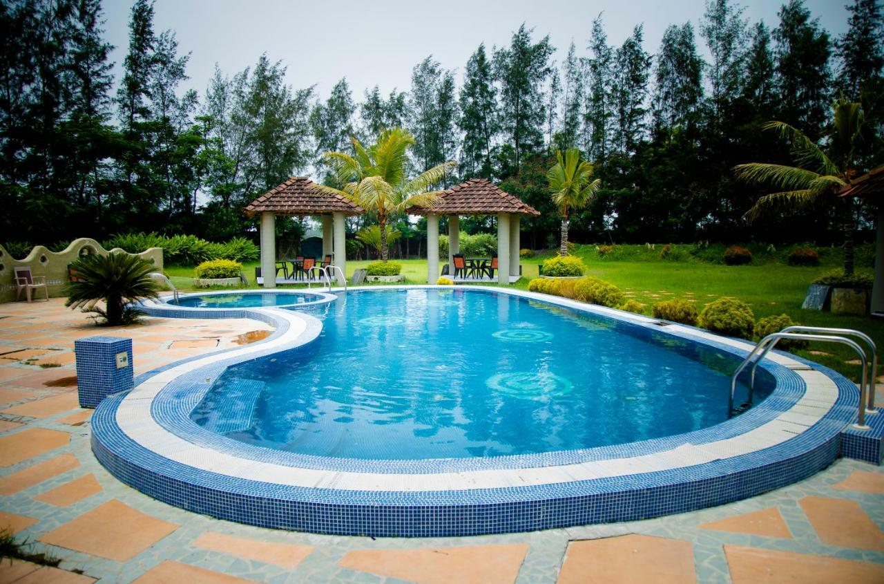 Breathing Earth - Rooms And Pool Calcuta Exterior foto